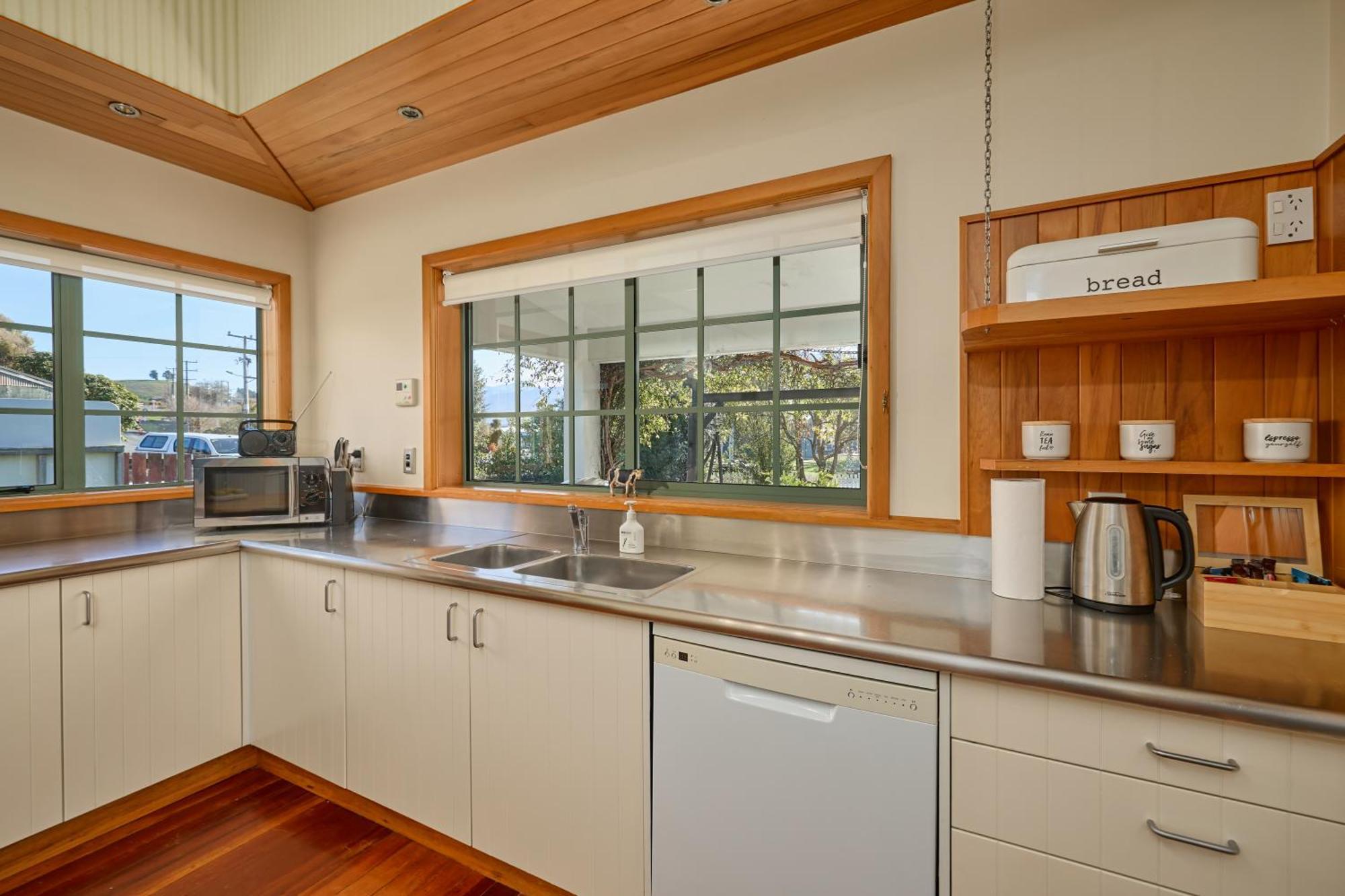 Ludstone Villa - A Charming Family Home Kaikoura Exterior foto